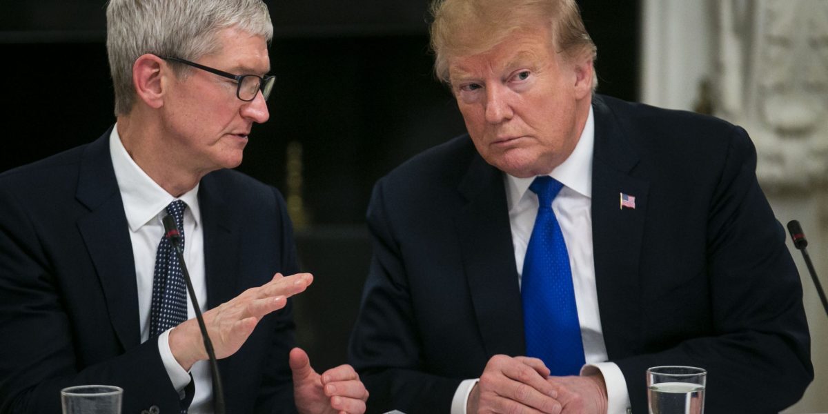 Trump praises Tim Cook, says he’s better than Steve Jobs